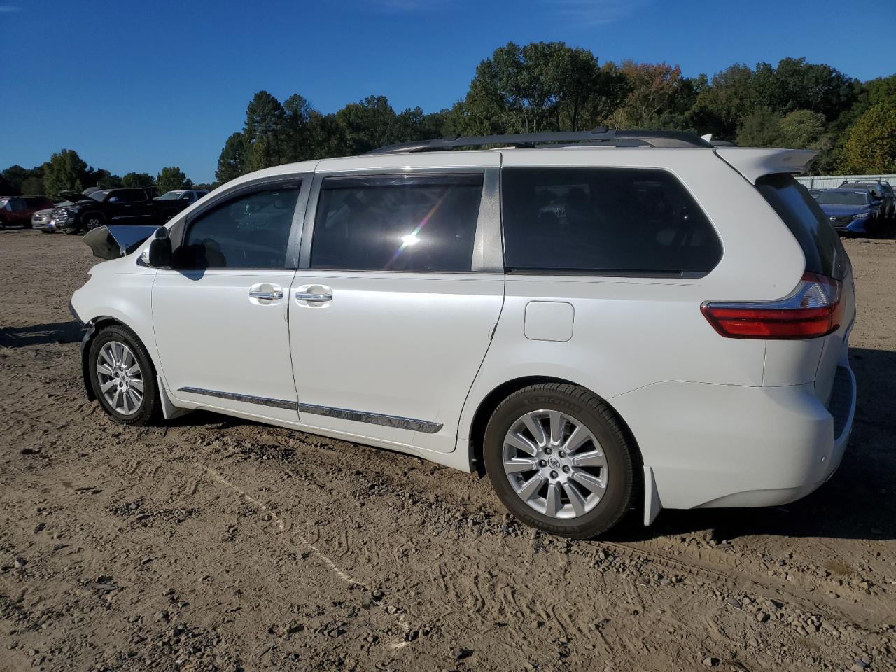 2015 Toyota Sienna Xle VIN: 5TDYK3DCXFS550038 Lot: 76525184