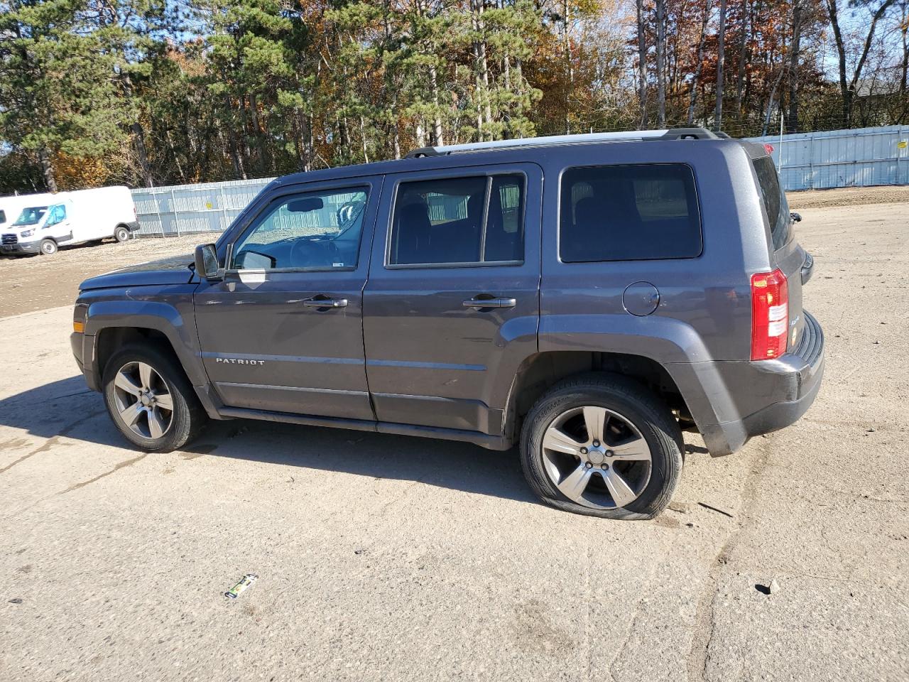 2016 Jeep Liberty (Patriot) - Image 2