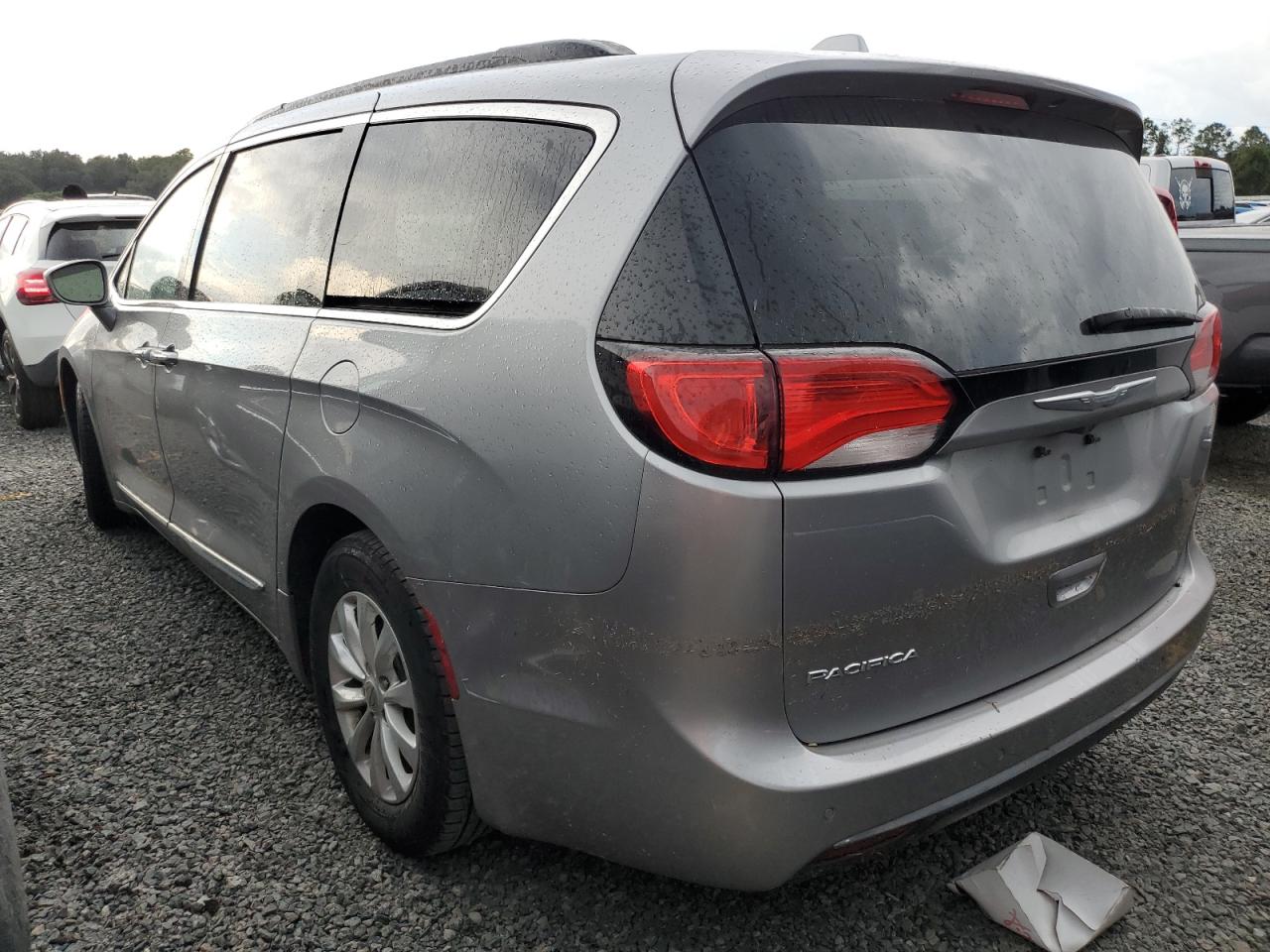 2C4RC1BG3HR532827 2017 CHRYSLER PACIFICA - Image 2