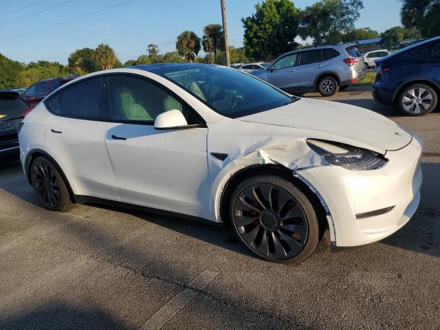 5YJYGDEF4MF137243 Tesla Model Y  4