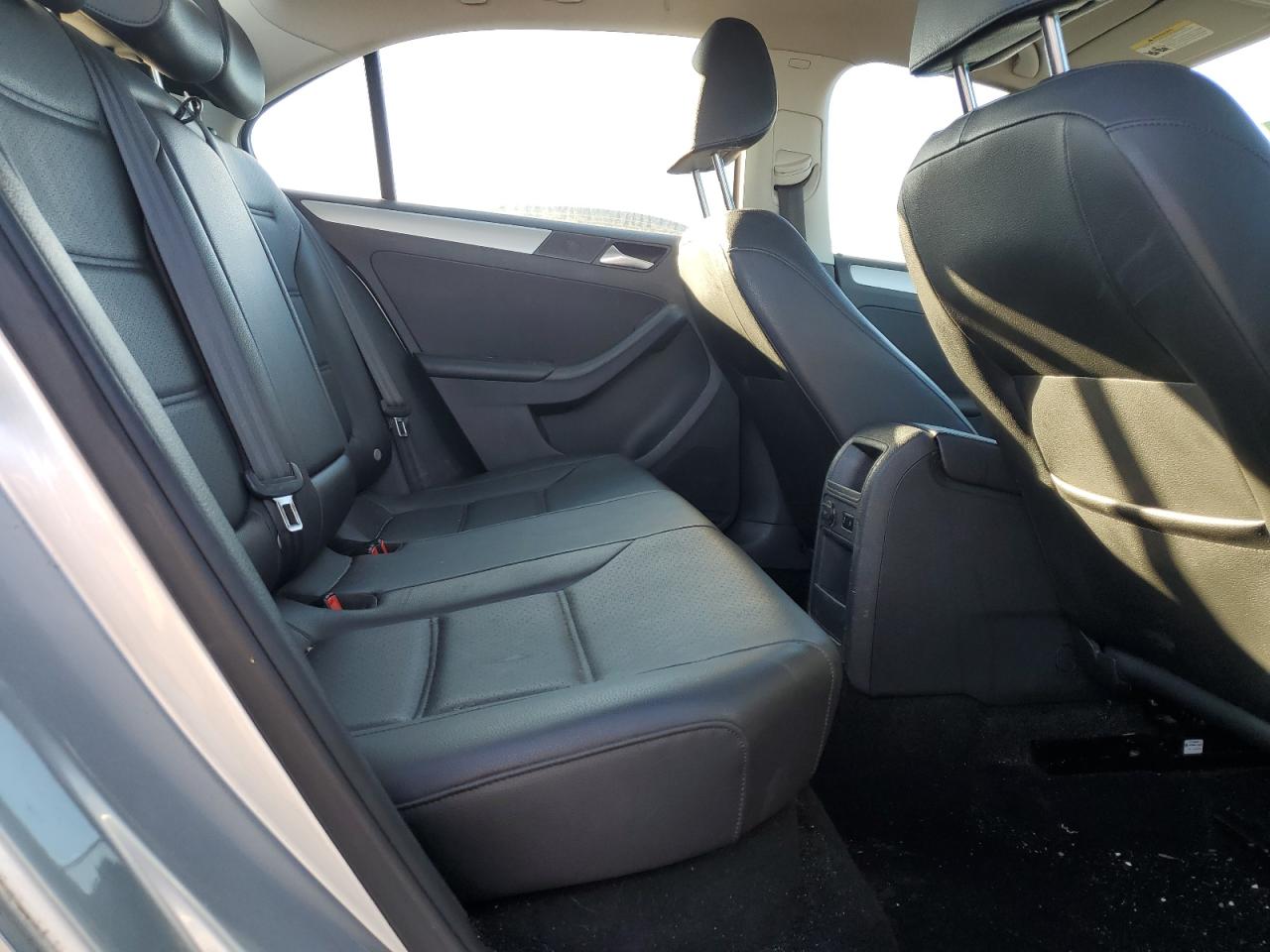 2014 Volkswagen Jetta - Image 10