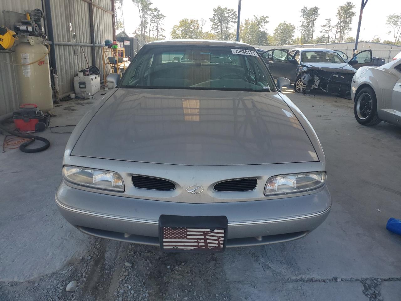 1998 Oldsmobile 88 - Image 5