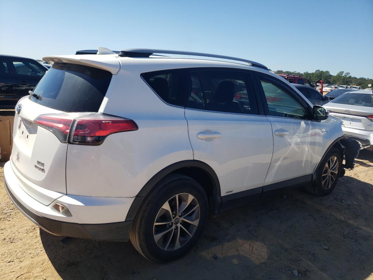 2018 Toyota RAV 4 - Image 3