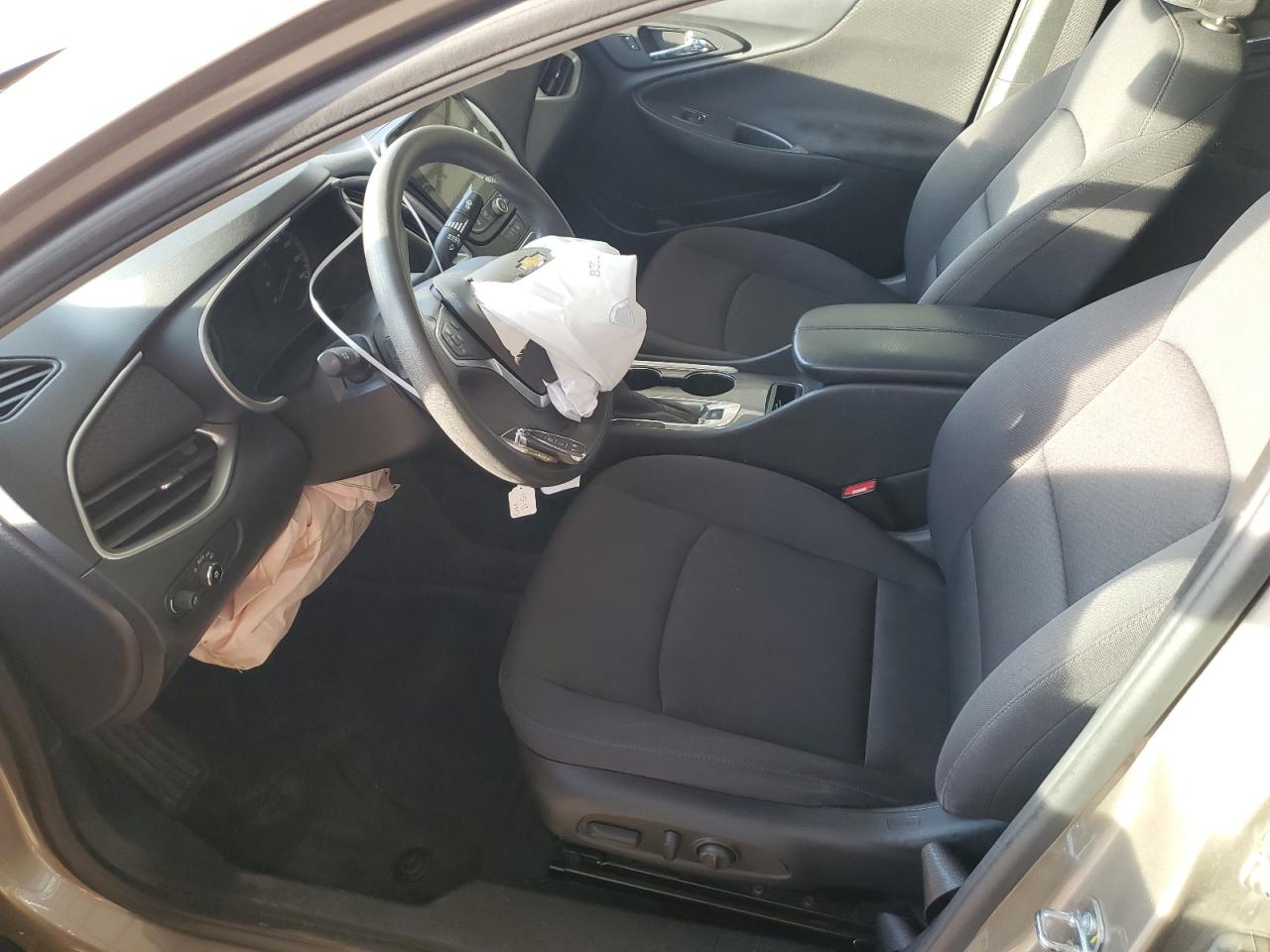 2022 Chevrolet Malibu - Image 7