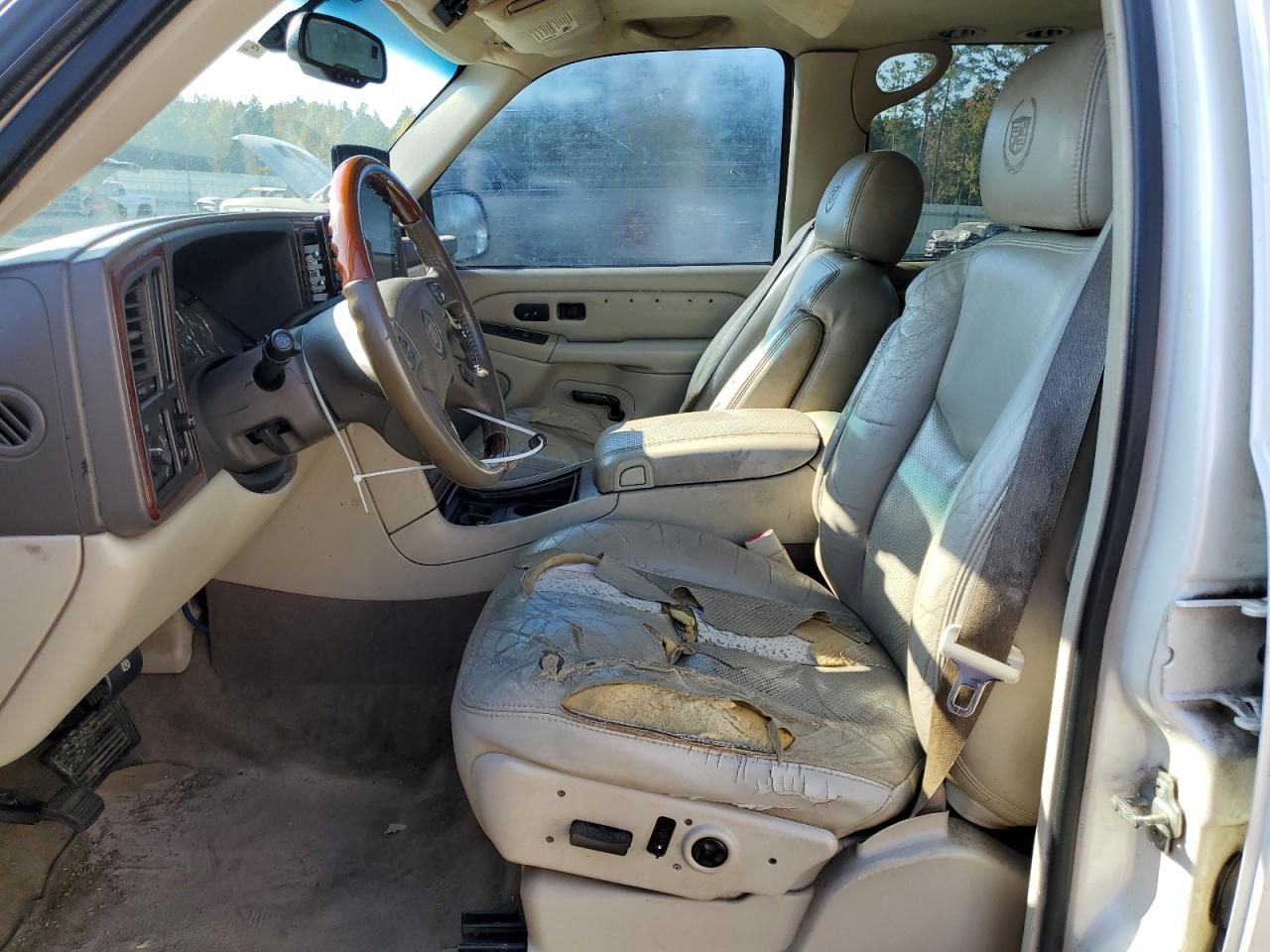 2005 Cadillac Escalade - Image 7