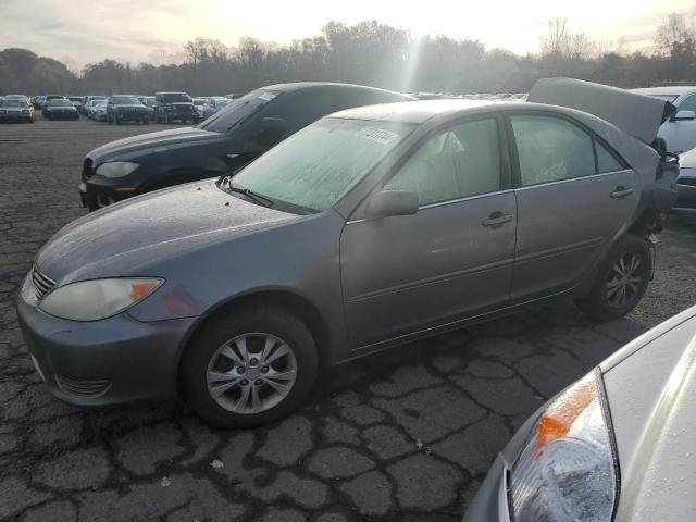 2005 Toyota Camry Le للبيع في New Britain، CT - Rear End