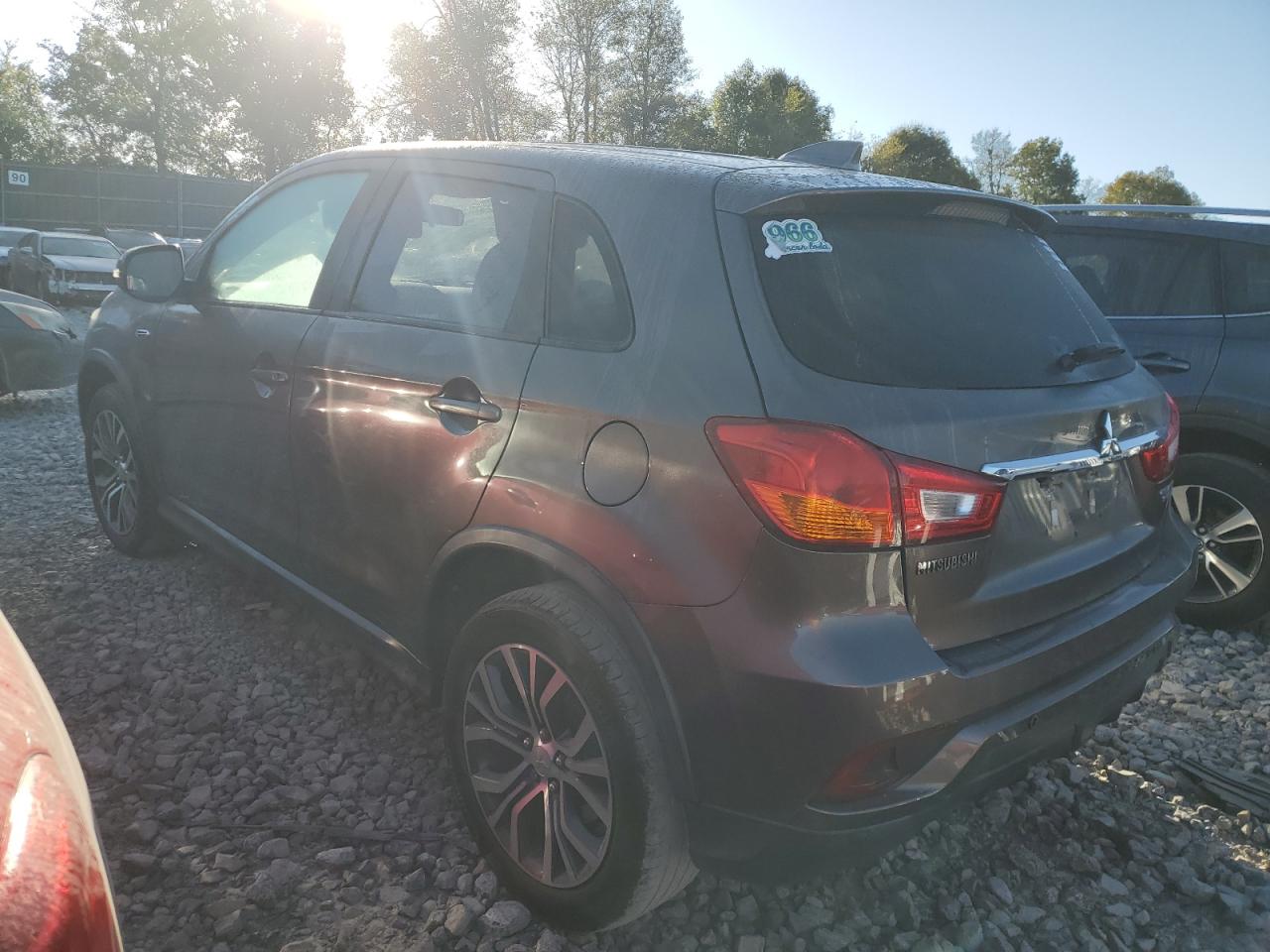 2018 Mitsubishi Outlander - Image 2