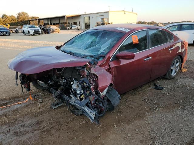  NISSAN ALTIMA 2015 Красный