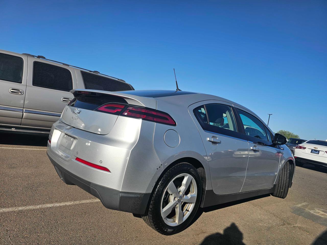 2013 Chevrolet Volt - Image 4