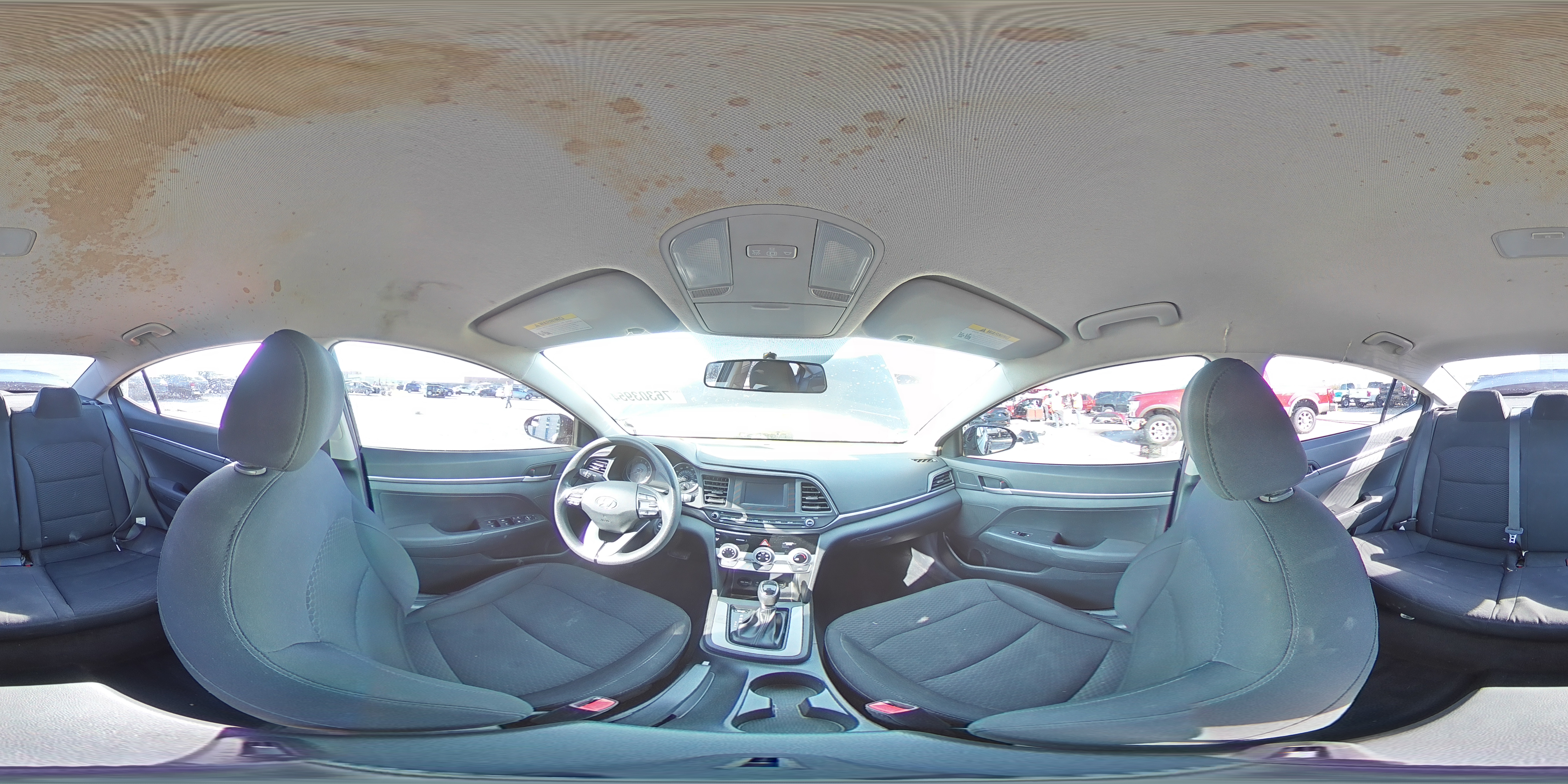 2019 Hyundai Elantra - Image 15