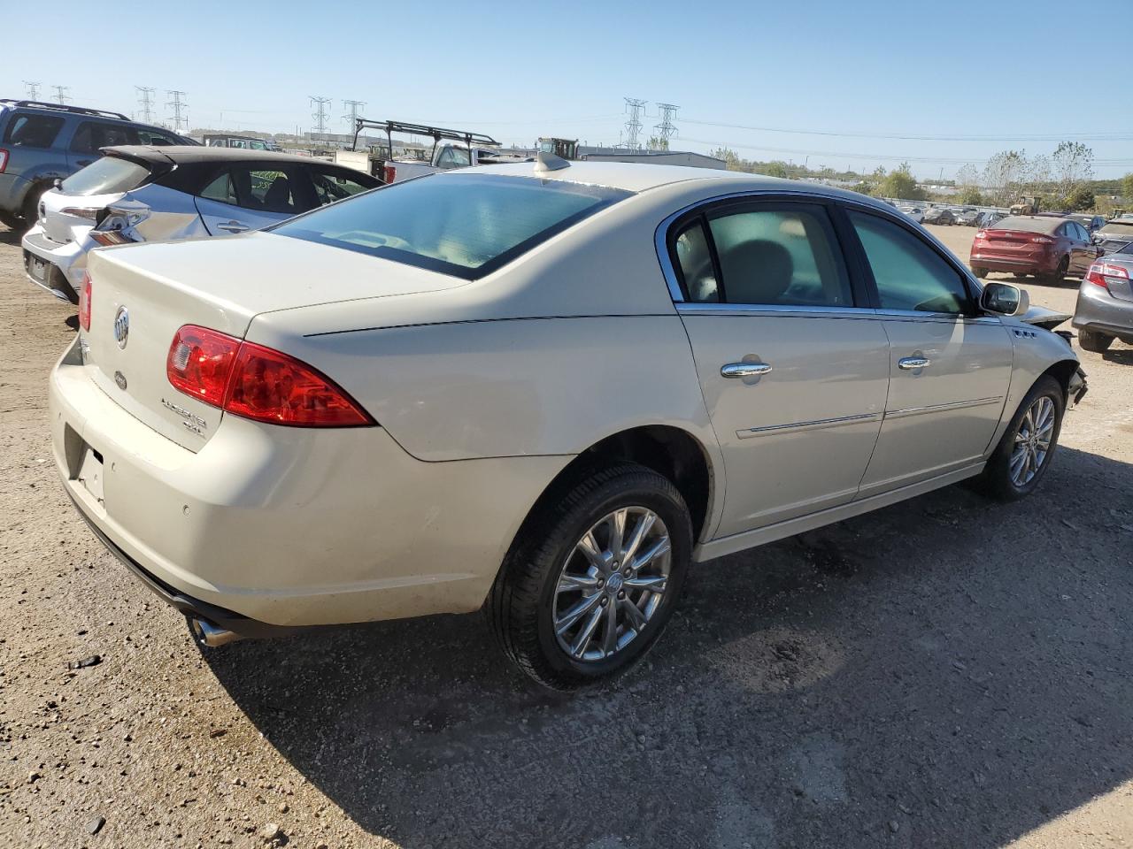 2010 Buick Lucerne - Image 3