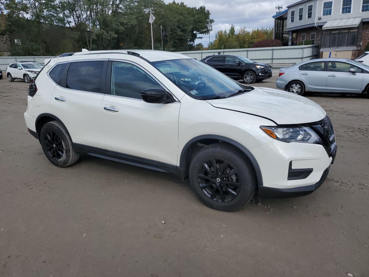 2018 Nissan Rogue - Image 4