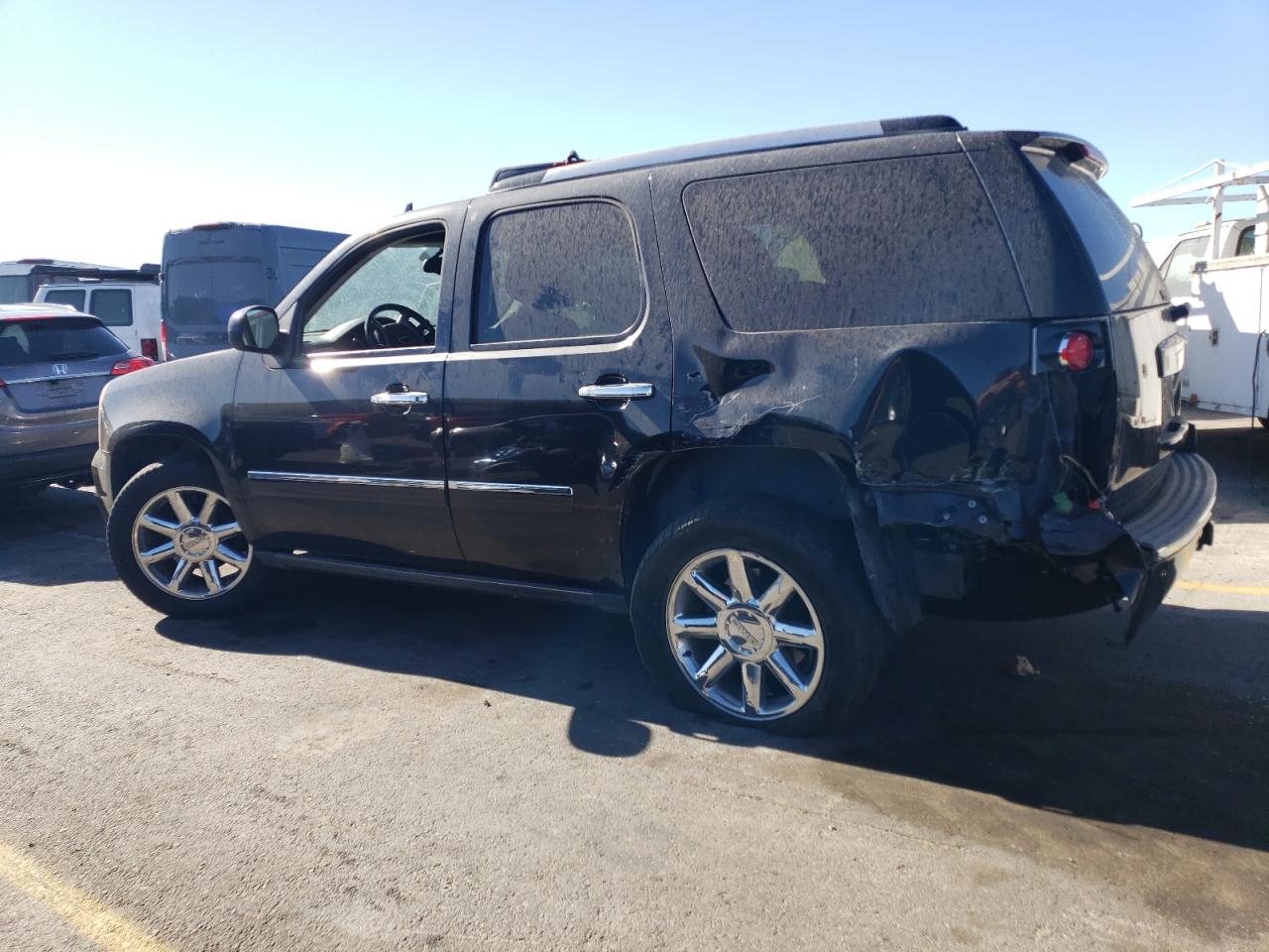 2011 GMC Yukon - Image 2