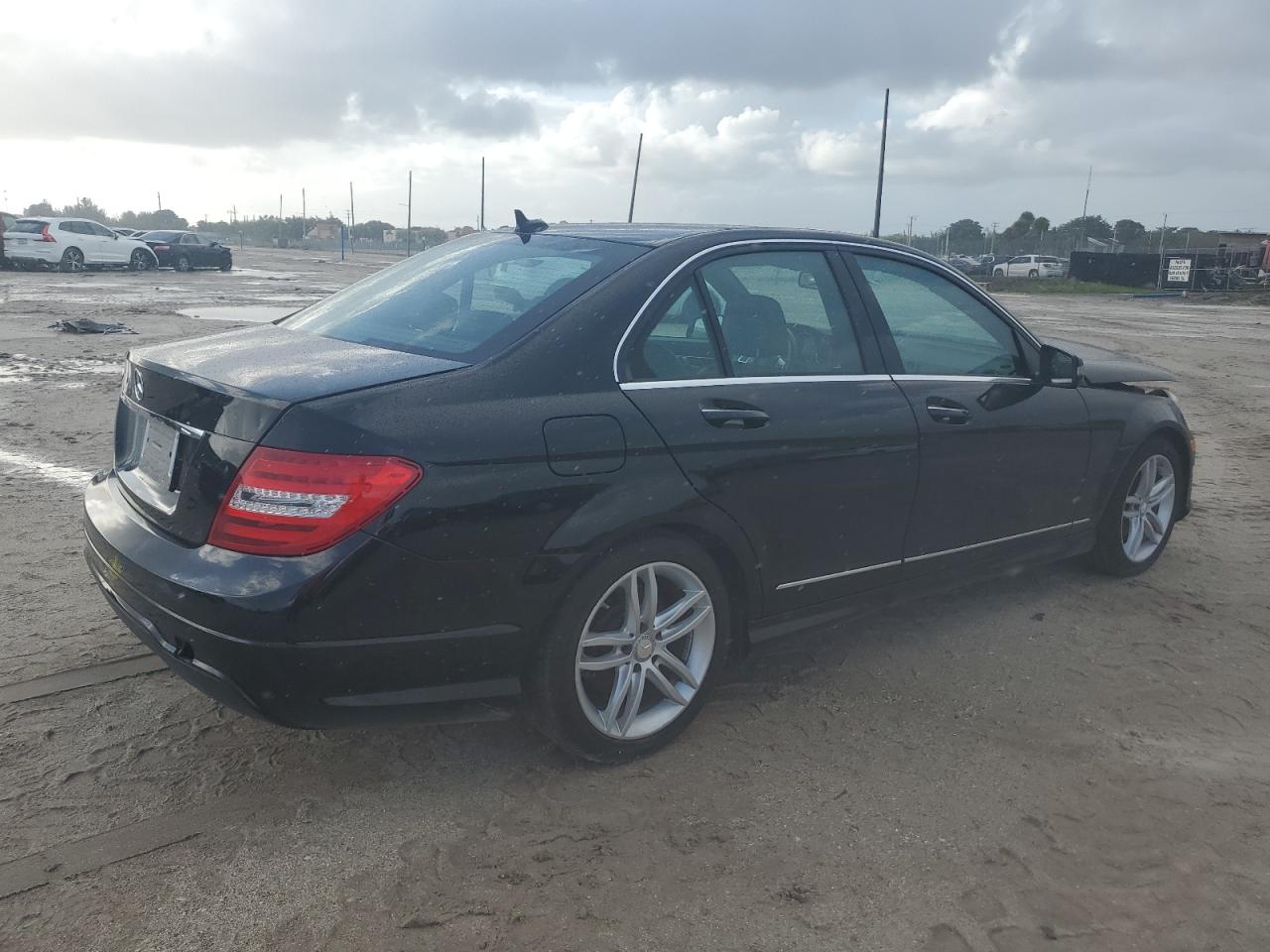 VIN WDDGF4HB0ER309518 2014 MERCEDES-BENZ C-CLASS no.3