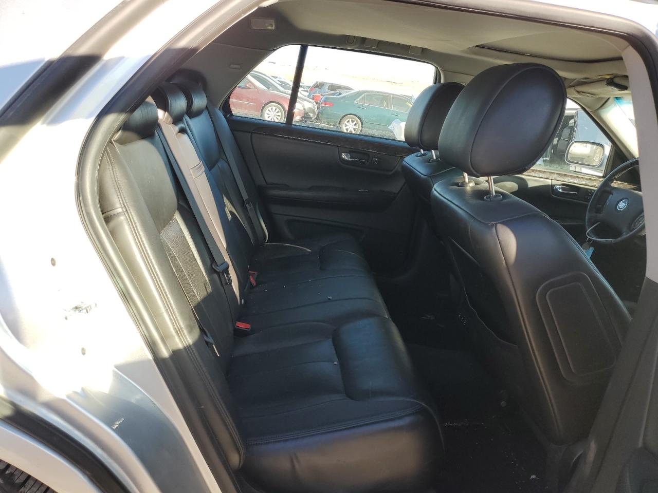 2009 Cadillac DTS - Image 10