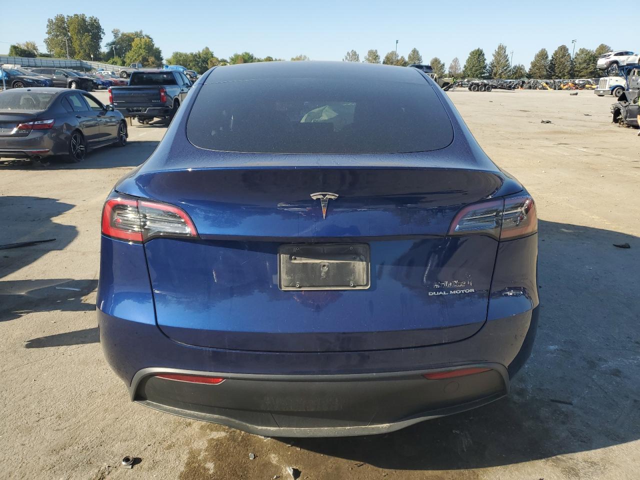 2024 Tesla Model Y VIN: 7SAYGAEE0RF022039 Lot: 75307374