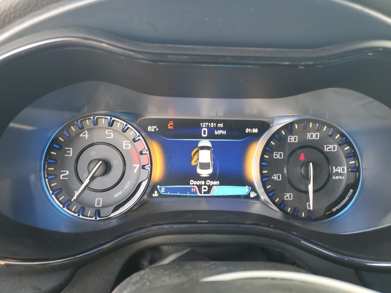 2015 Chrysler 200 - Image 9