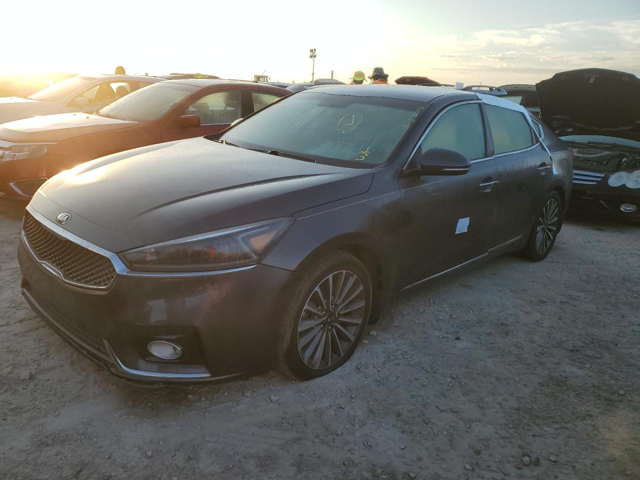 KNALB4J15J5123848 2018 Kia Cadenza Premium