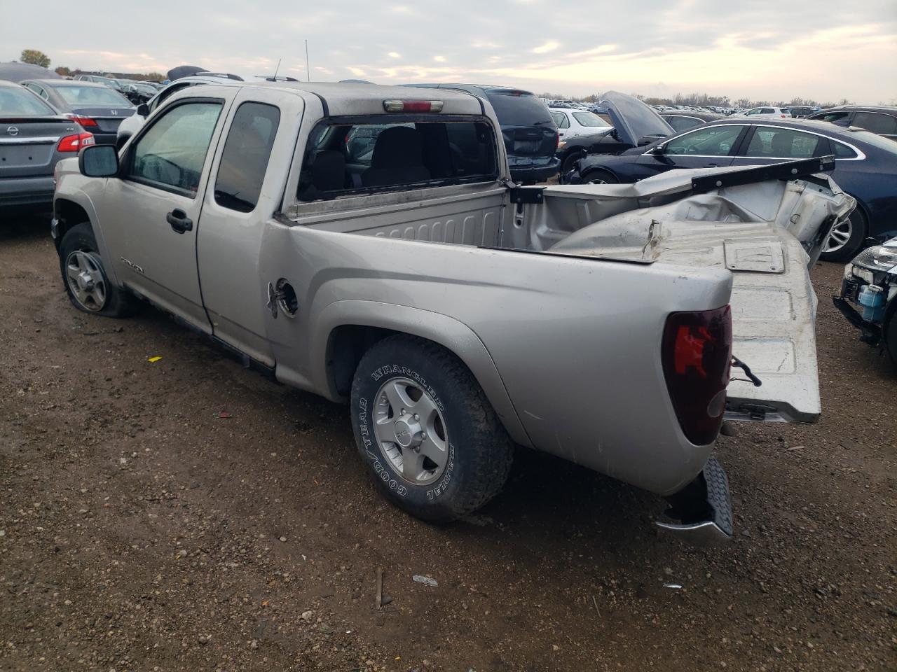 2004 GMC Canyon - Image 2
