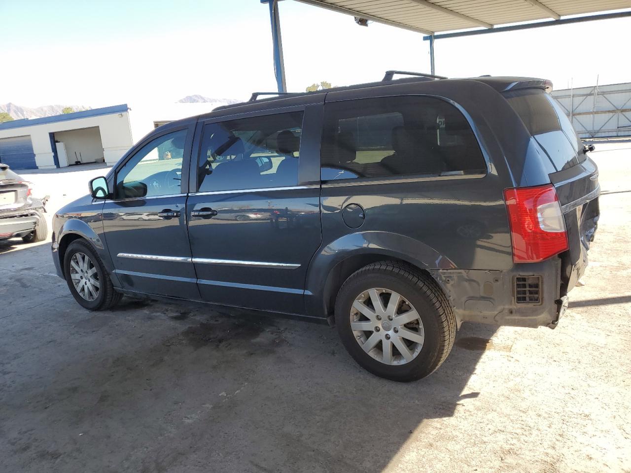 2014 Chrysler Town & Country - Image 2
