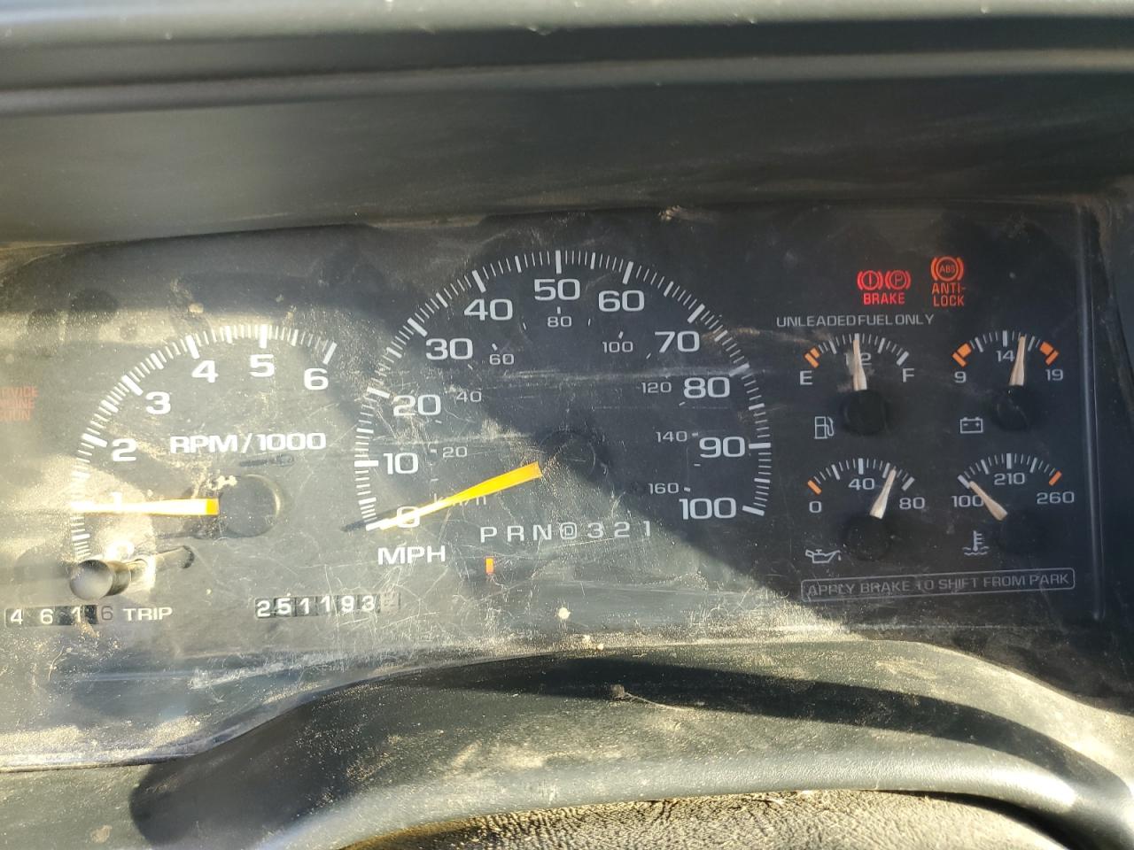 1997 GMC Yukon VIN: 1GKEK13R4VJ752757 Lot: 75574214