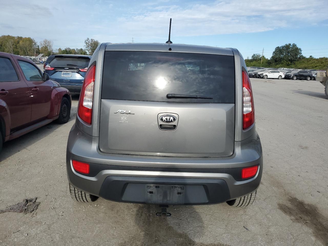 2013 Kia Soul + VIN: KNDJT2A65D7559888 Lot: 75820944