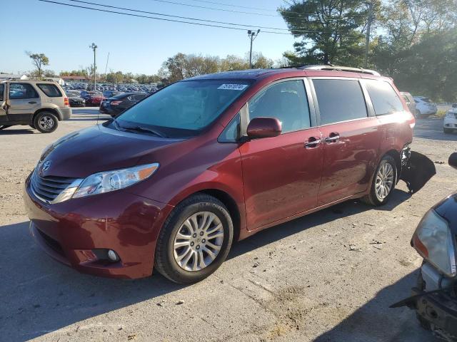 2013 Toyota Sienna Xle للبيع في Lexington، KY - Rear End