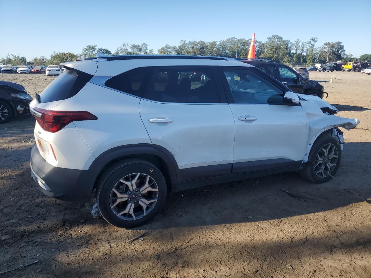 2021 Kia Seltos - Image 3