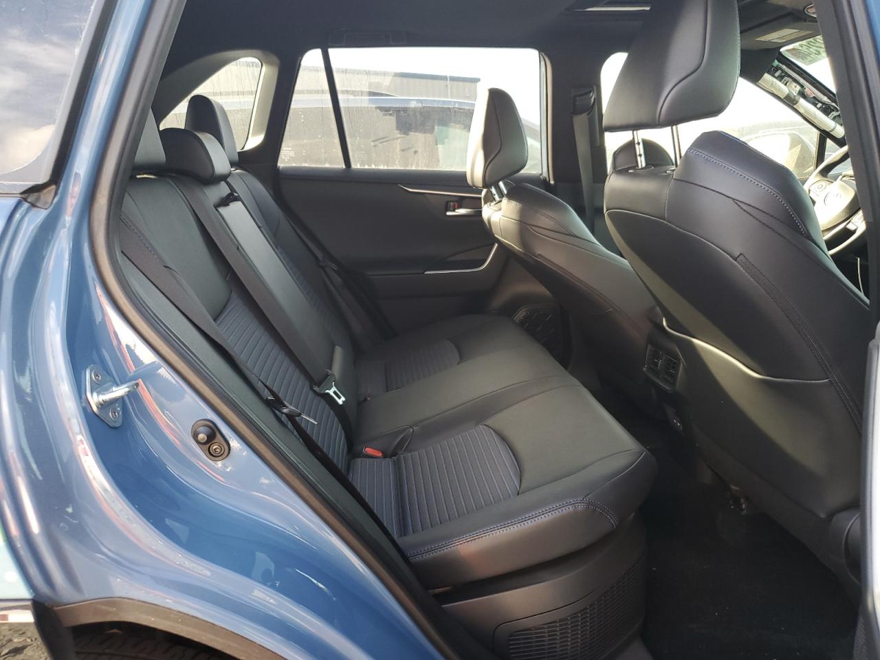 2023 Toyota RAV 4 - Image 11