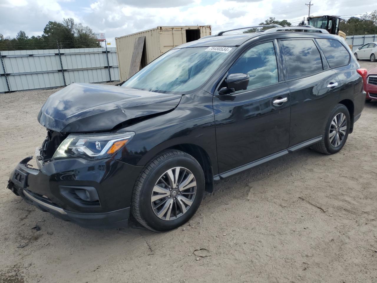 2017 Nissan Pathfinder - Image 1
