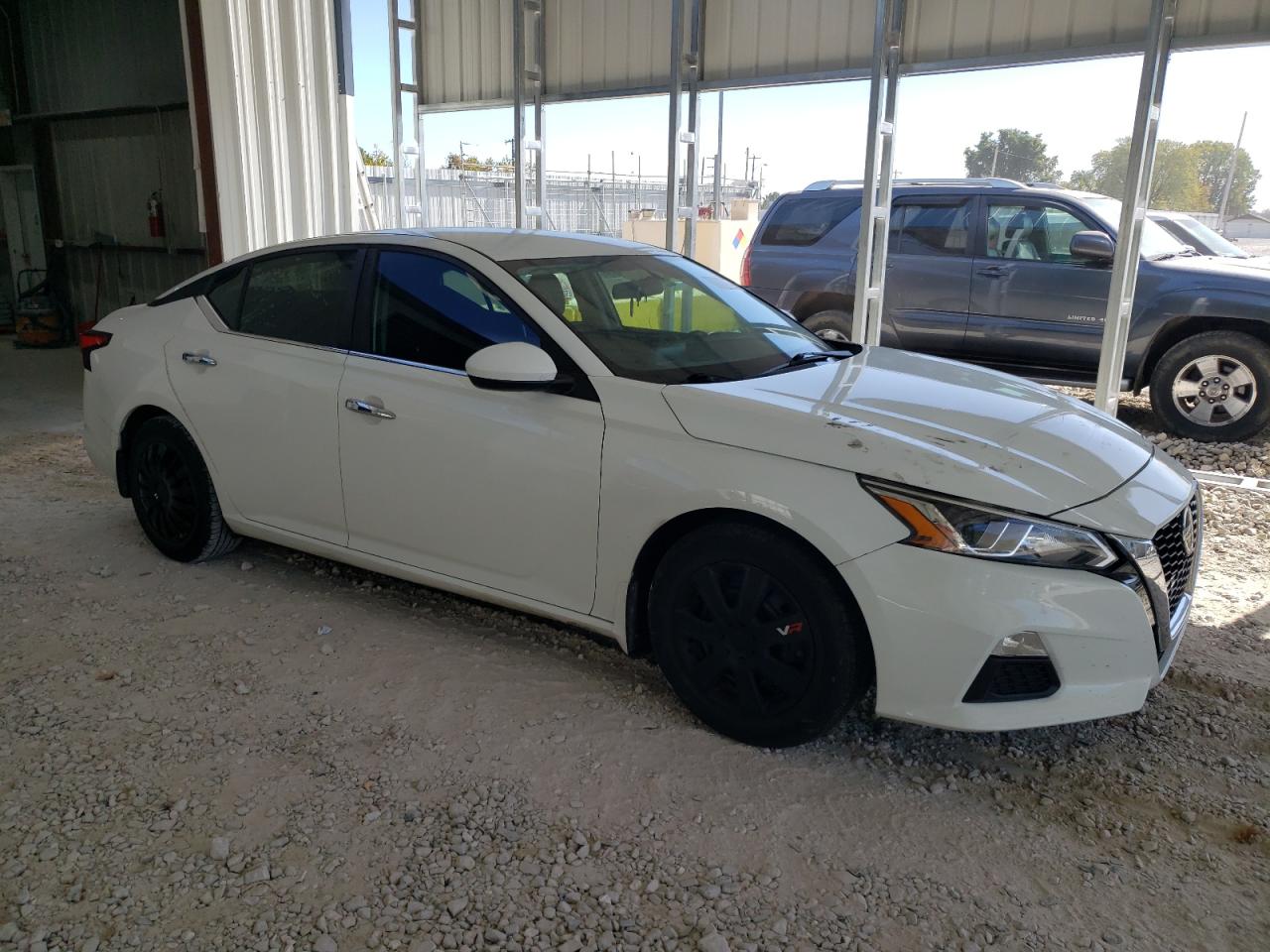 2019 Nissan Altima - Image 4