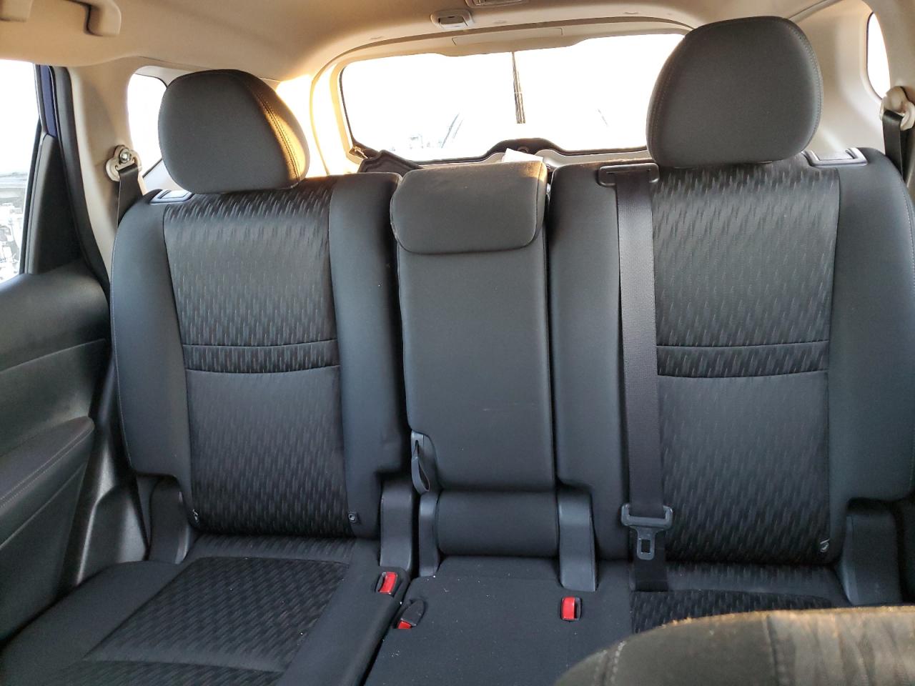 2018 Nissan Rogue - Image 10