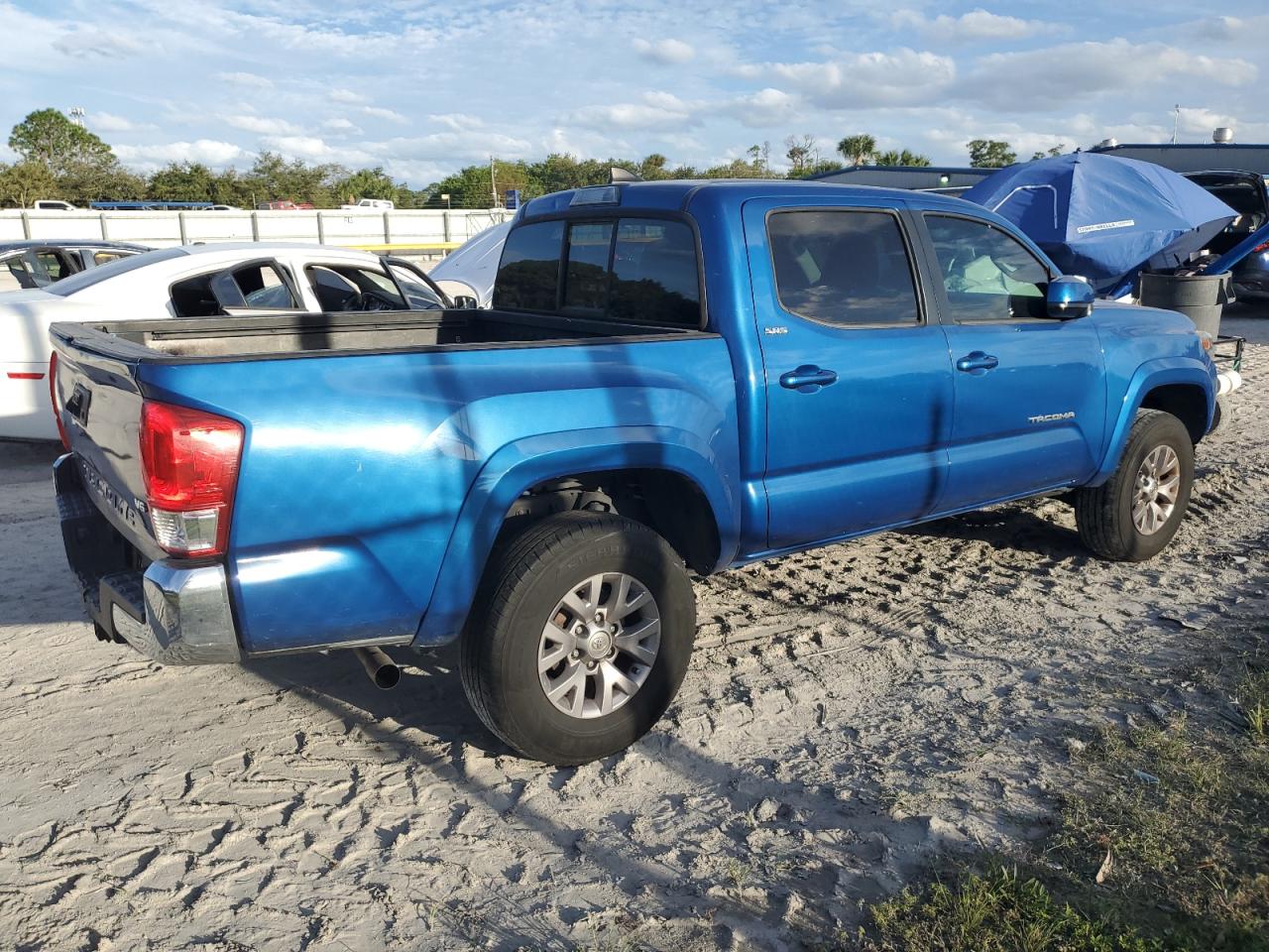 2017 Toyota Tacoma - Image 3