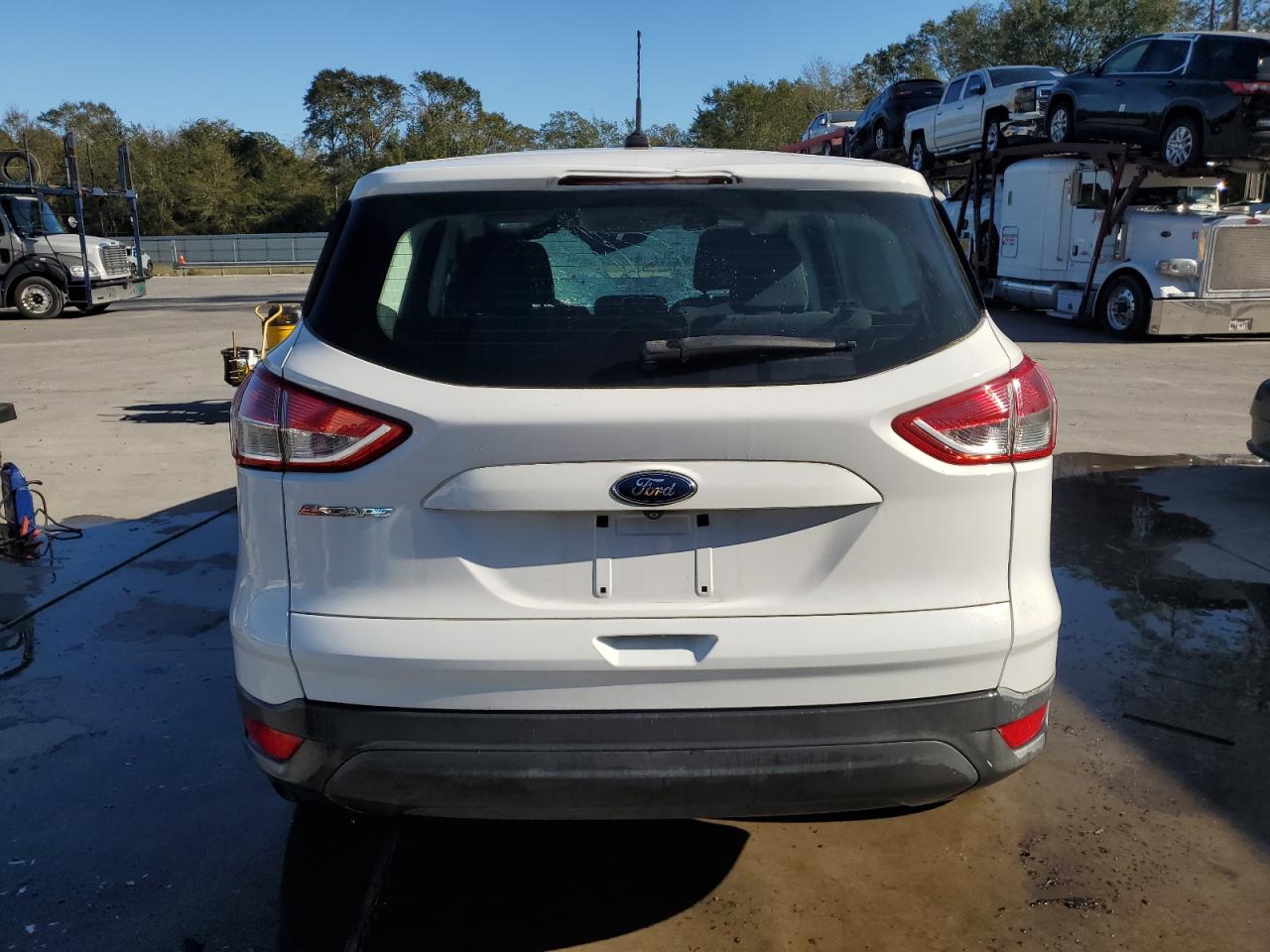 2015 Ford Escape S VIN: 1FMCU0F7XFUA73296 Lot: 76143064