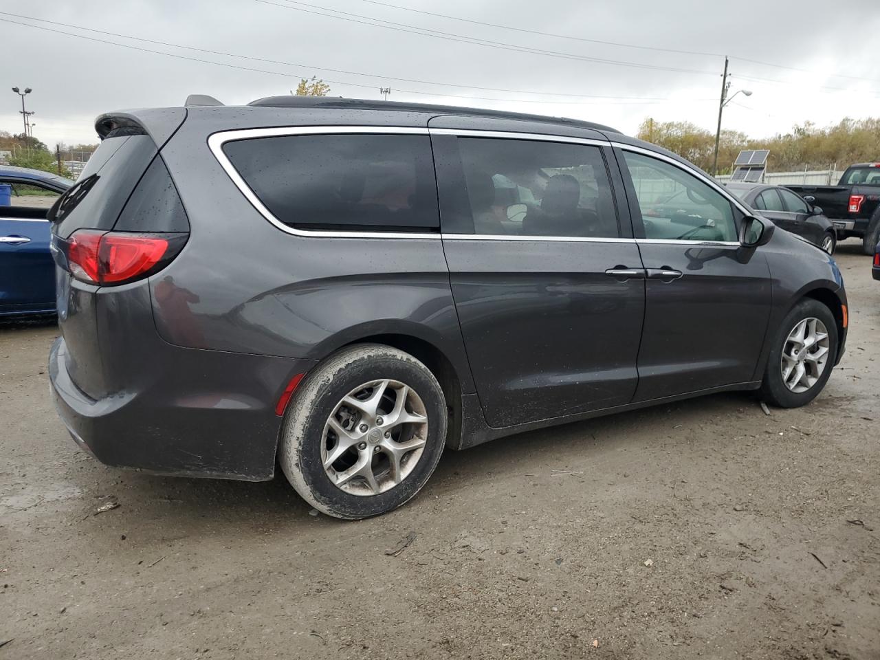 2019 Chrysler Pacifica - Image 3