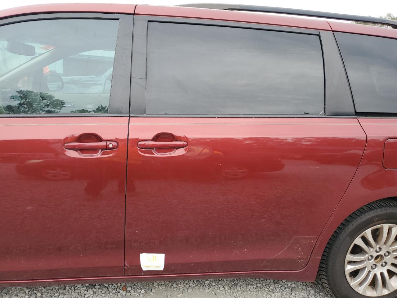 2011 Toyota Sienna Xle VIN: 5TDYK3DCXBS091426 Lot: 73893344