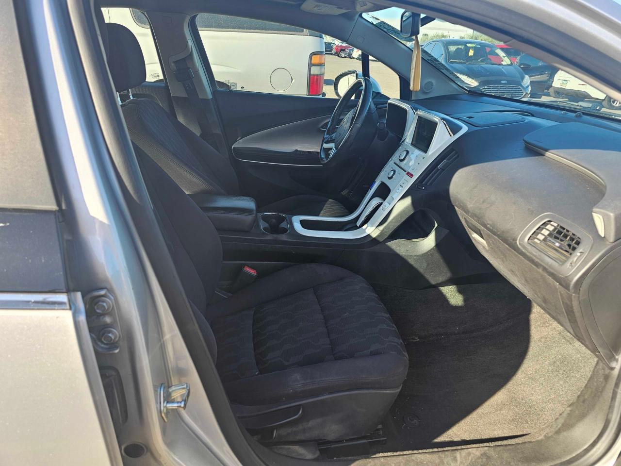 2013 Chevrolet Volt - Image 5