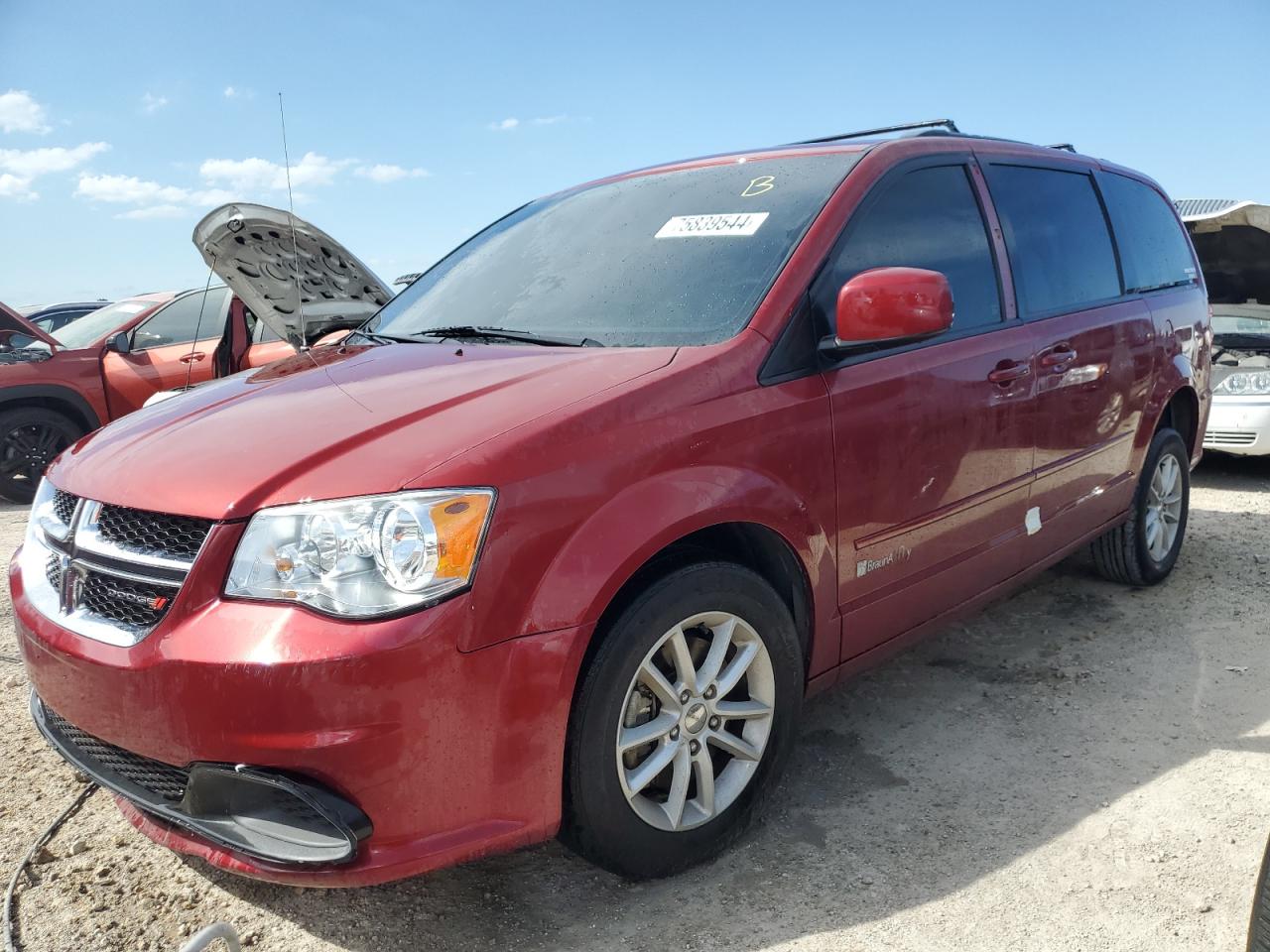 2015 Dodge Caravan - Image 1