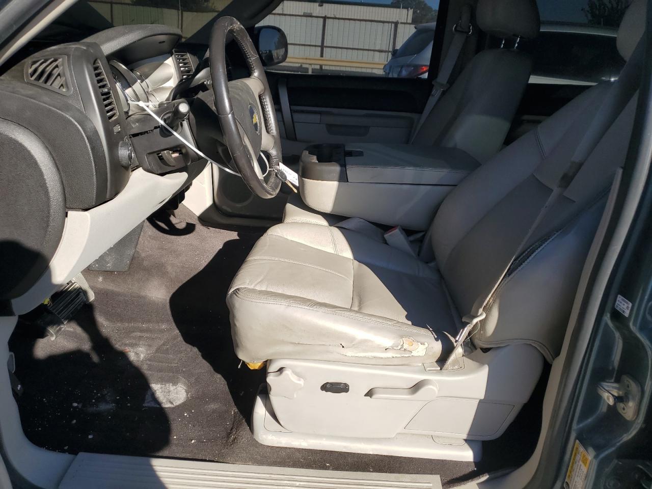 2010 Chevrolet Silverado - Image 7