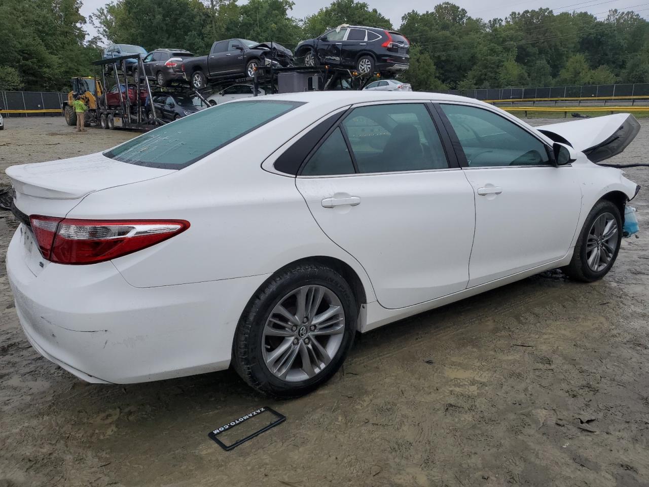 VIN 4T1BF1FK8GU157716 2016 TOYOTA CAMRY no.3