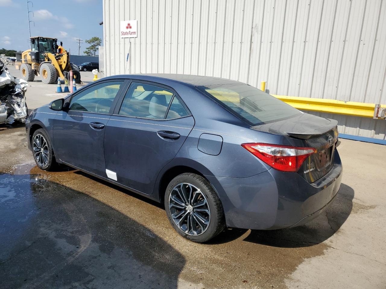 VIN 5YFBURHE9FP179803 2015 TOYOTA COROLLA no.2