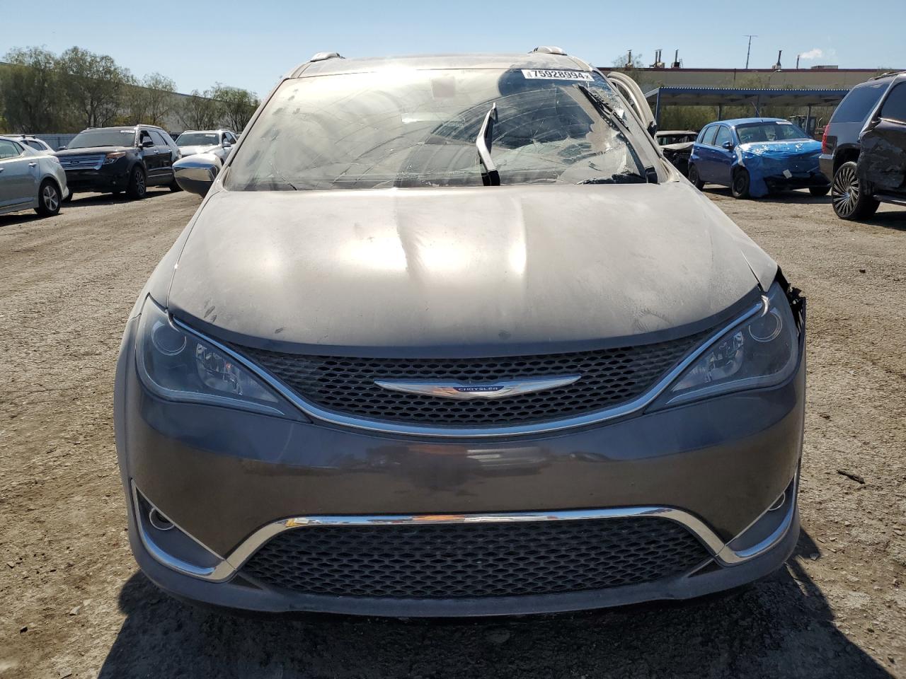 2018 Chrysler Pacifica - Image 5