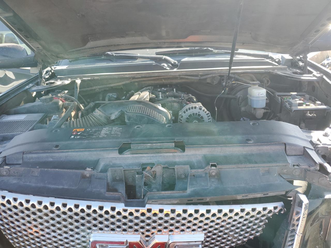 2014 GMC Yukon - Image 13