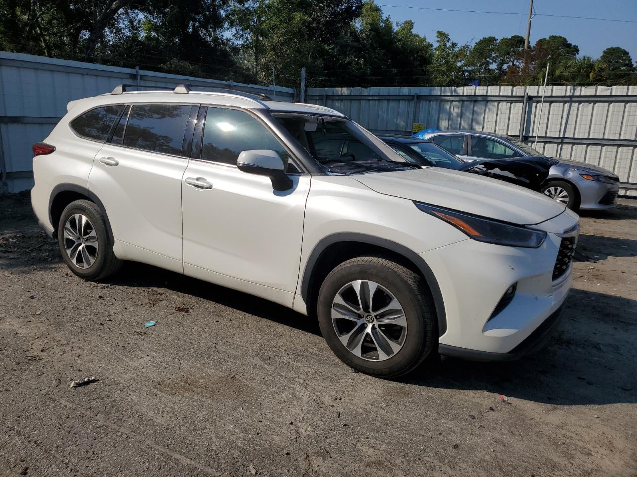 2021 Toyota Highlander - Image 4