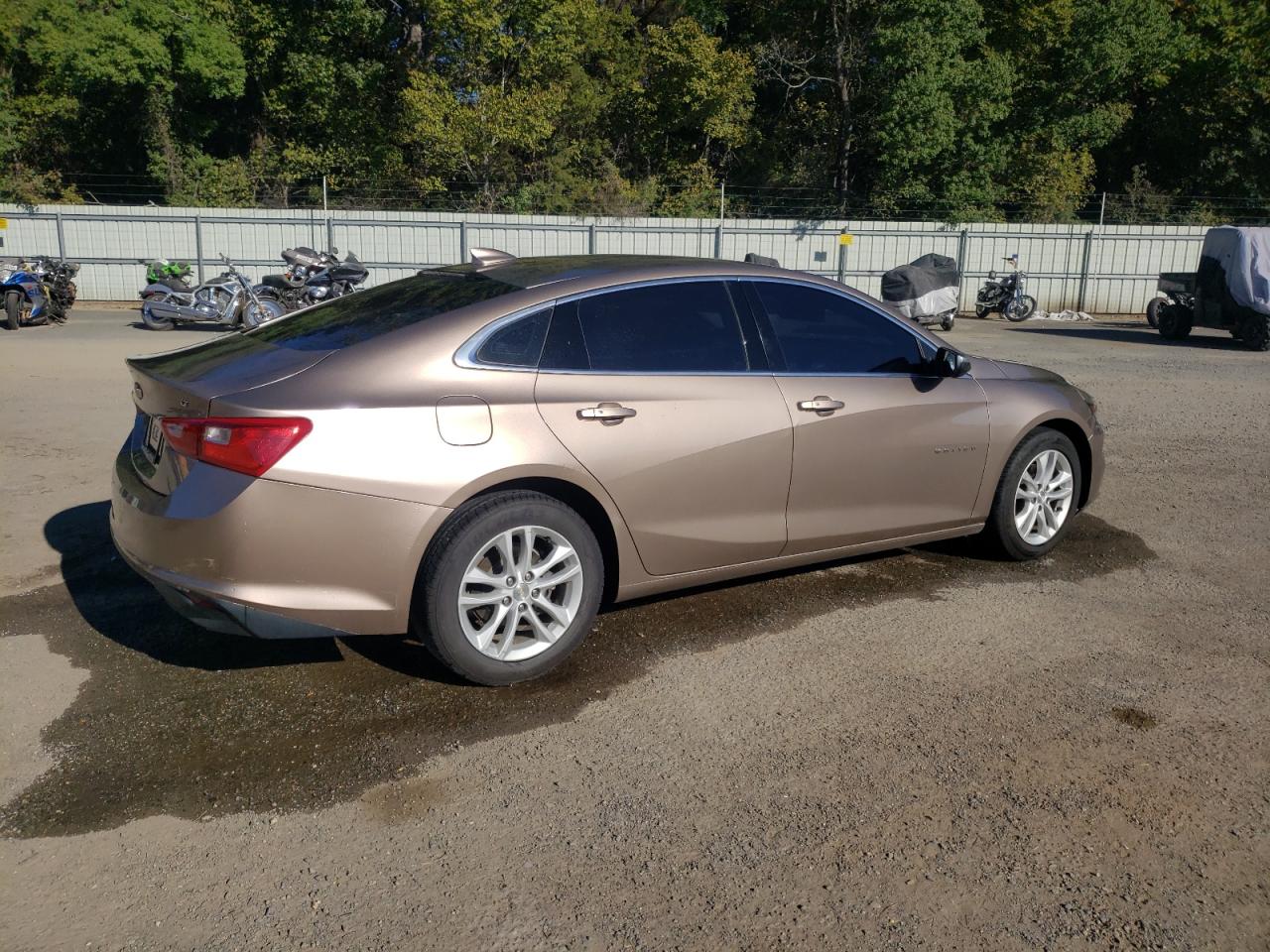 2018 Chevrolet Malibu - Image 3