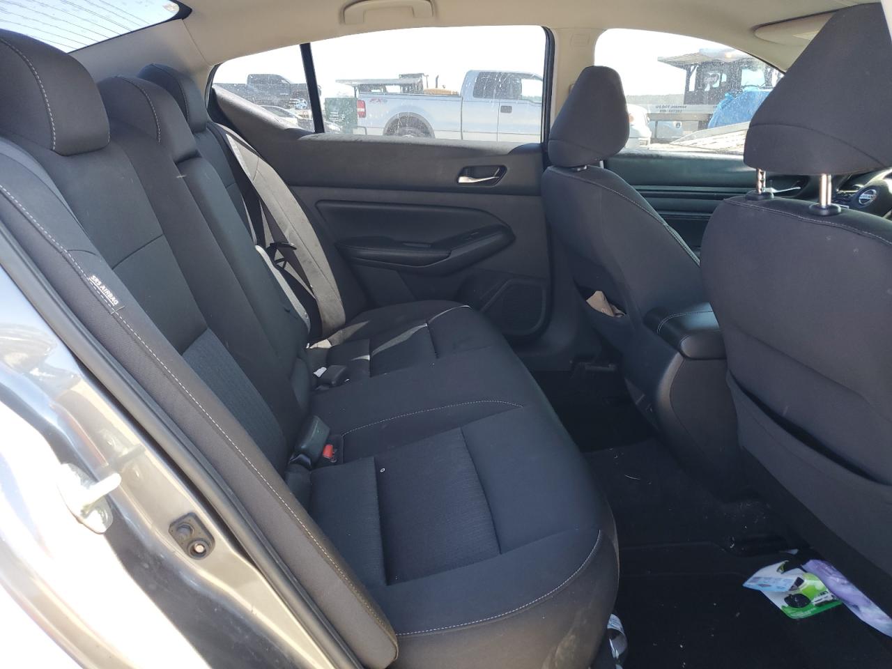 2020 Nissan Altima - Image 10