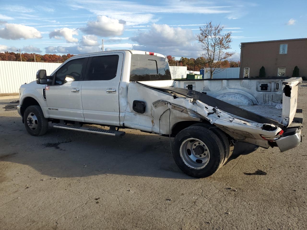 2019 Ford F350 - Image 2