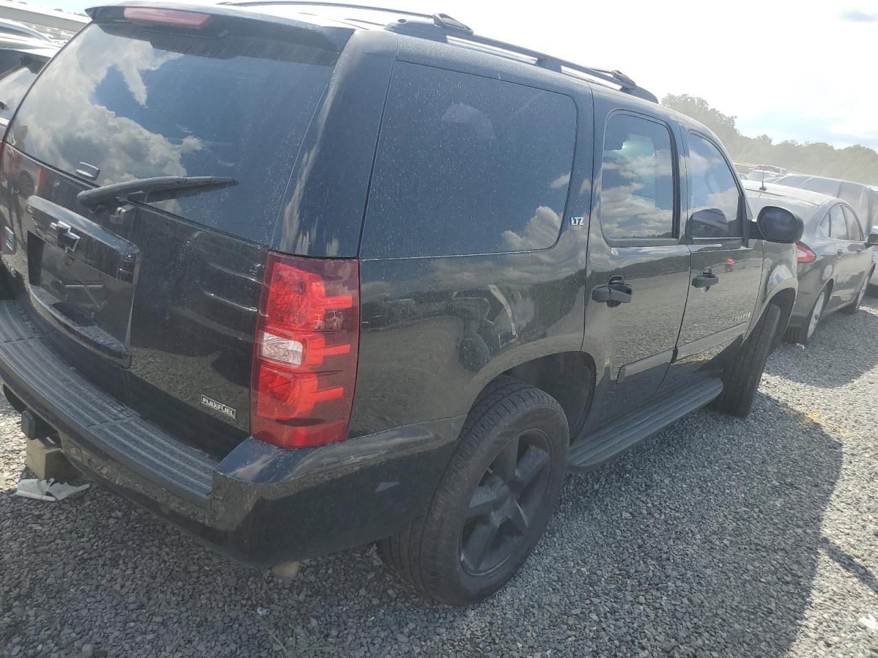 2007 Chevrolet Tahoe - Image 3