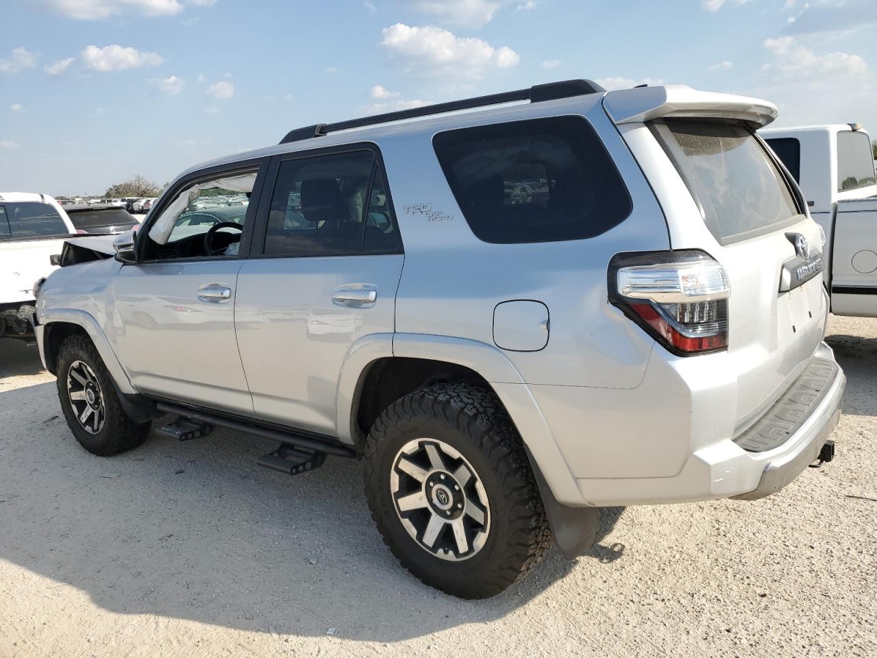 2019 Toyota 4Runner Sr5 VIN: JTEBU5JR4K5633027 Lot: 74954534