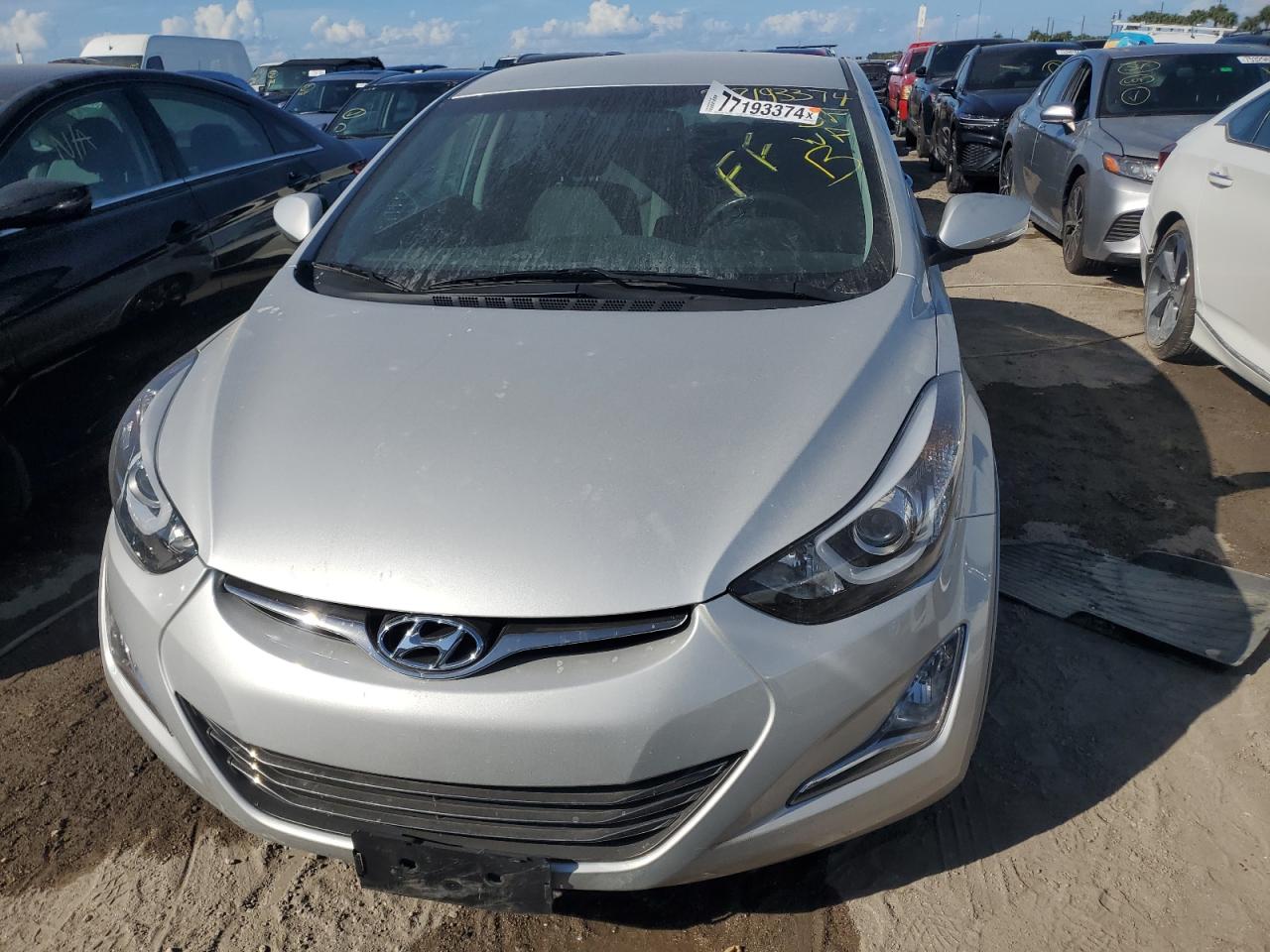 2016 Hyundai Elantra - Image 5